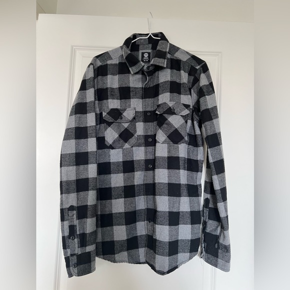 Amneisa- Flannel - Picture 1 of 3
